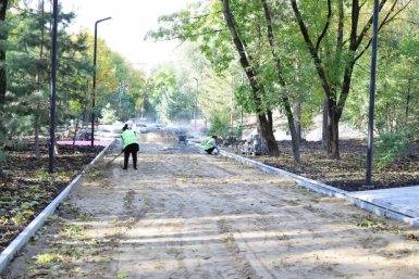 В Хабаровске подрядчик пообещал завершить 1 этап благоустройства двух бульваров к 30 октября Антон Шевченко, пресс-служба губернатора и правительства Хабаровского края
