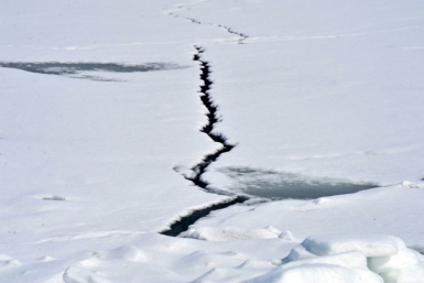 Бульдозер вместе с водителем провалился под лёд в Хабаровском крае Гуршал Юрий, SakhalinMediа